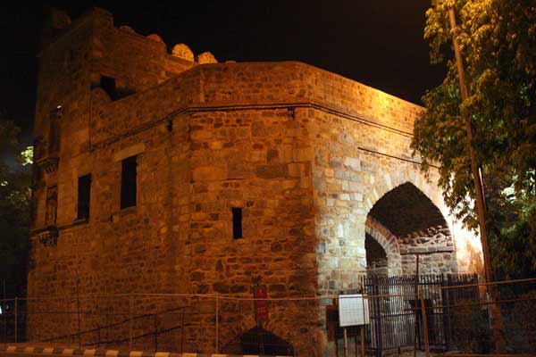 Khooni-Darwaza- most haunted places in Delhi