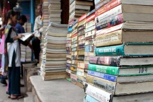 Books -chor bazaar In Delhi