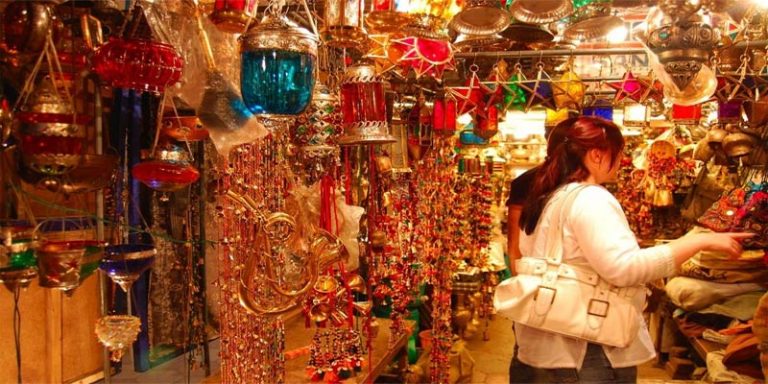 Know These Top 5 Decorative Items Market in Delhi